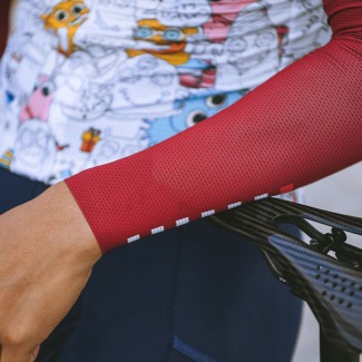 Red lightweight stretch sun protection sleeves