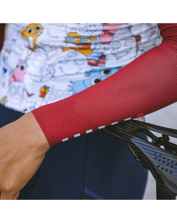 Red lightweight stretch sun protection sleeves