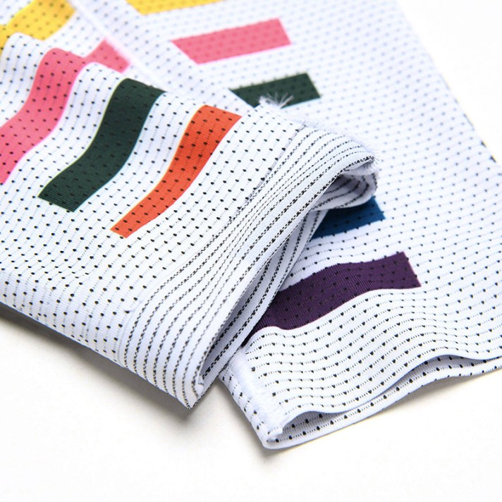 Solid color sweat-wicking and breathable sleeves Solid color sweat-wicking and breathable sleeves