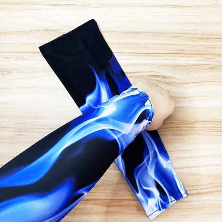Color-blocked cooling UV-protective sleeves